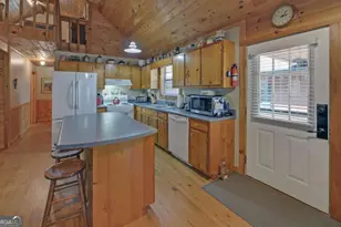 380 Bear Foot Drive, Blue Ridge, GA 30513 - Photo 3