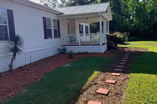 140 Crosby St, Surrency, GA 31563 - Photo 5