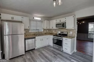 502 N Summit, Stone Mountain, GA 30083 - Photo 11