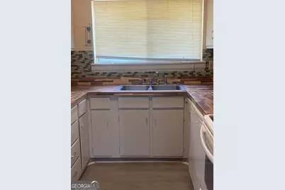 8574 Creekwood Way, Jonesboro, GA 30238 - Photo 7