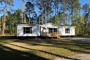 1048 Austin Pl SE, Darien, GA 31305 - Photo 1