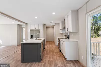 1048 Austin Place SE, Darien, GA 31305 - Photo 5