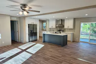 1048 Austin Pl SE, Darien, GA 31305 - Photo 3