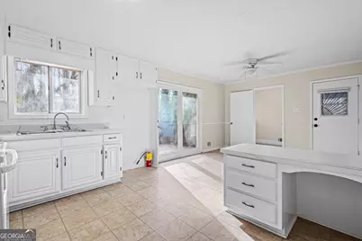 3075 Thrasher Circle, Decatur, GA 30032 - Photo 5