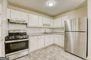 1340 Pineglen Dr, Riverdale, GA 30296 - Photo 5