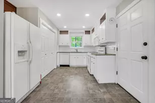 231 Meadowbrook Dr, McDonough, GA 30253 - Photo 5