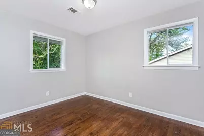 7124 Lady Heidi Court, Jonesboro, GA 30236 - Photo 9