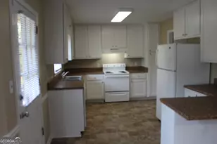 2084 Marbut Ln, Lithonia, GA 30058 - Photo 21