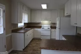 2084 Marbut Ln, Lithonia, GA 30058 - Photo 23
