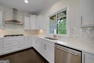 824 Stone Ridge Ln, Atlanta, GA 30324 - Photo 11
