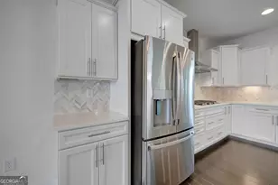 824 Stone Ridge Ln, Atlanta, GA 30324 - Photo 7