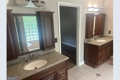 180 Forrest Lake Drive, Fayetteville, GA 30215 - Photo 9