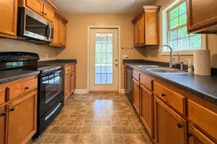 236 Fairview Ct, Demorest, GA 30535 - Photo 7