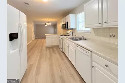 5983 Hitt Lake Trail, Stone Mountain, GA 30087 - Photo 11