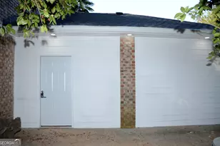 4247 Bingham Ct, Stone Mountain, GA 30083 - Photo 3