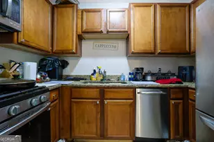 6980 Roswell Rd, Atlanta, GA 30328 - Photo 9