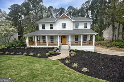 330 London Dale, Woodstock, GA 30189 - Photo 1