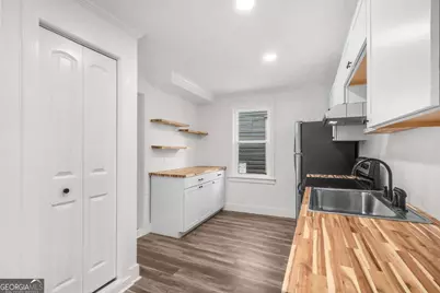 1126 E Waldburg Street, Savannah, GA 31401 - Photo 23