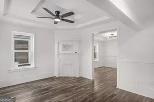 1126 E Waldburg St, Savannah, GA 31401 - Photo 11