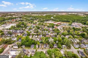 1126 E Waldburg St, Savannah, GA 31401 - Photo 47