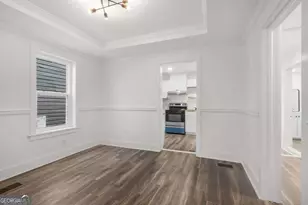 1126 E Waldburg St, Savannah, GA 31401 - Photo 17