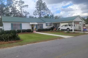 30 S McCrorie St, Baxley, GA 31513 - Photo 1