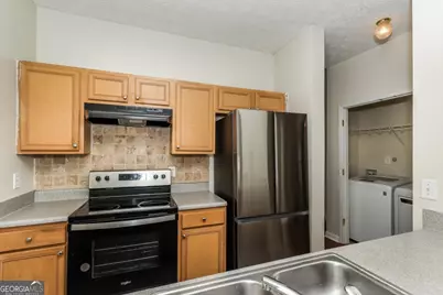 6076 Camden Forrest Drive, Riverdale, GA 30296 - Photo 7