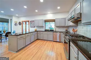 480 Chimney Bluff, Alpharetta, GA 30022 - Photo 7