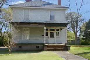 401 Forsyth St, Barnesville, GA 30204 - Photo 3