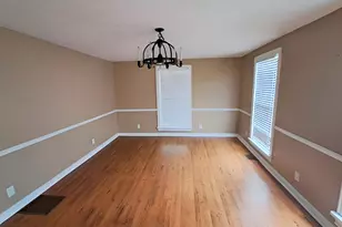 401 Forsyth St, Barnesville, GA 30204 - Photo 9
