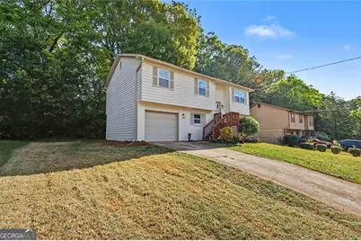 2546 Candler Woods Drive, Decatur, GA 30032 - Photo 3