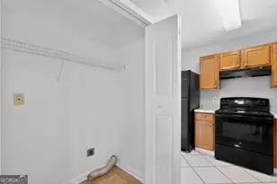 2404 Raven Cir, Lithonia, GA 30058 - Photo 19