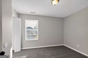 2404 Raven Cir, Lithonia, GA 30058 - Photo 33