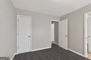 2404 Raven Cir, Lithonia, GA 30058 - Photo 21