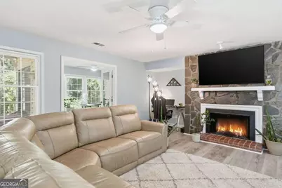 831 Sentinel Ridge SW, Marietta, GA 30064 - Photo 3