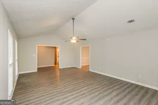 9183 Snipe Ln, Jonesboro, GA 30236 - Photo 5