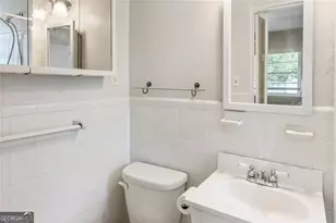 3660 Peachtree Rd NE, Atlanta, GA 30319 - Photo 21