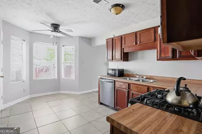 5420 Forest Downs Circle, College Park, GA 30349 - Photo 7