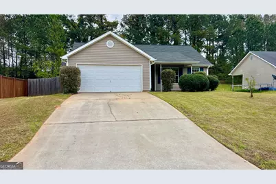 195 Creekside Drive, Grantville, GA 30220 - Photo 1