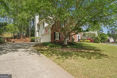605 Silverberry Lane, Sugar Hill, GA 30518 - Photo 3