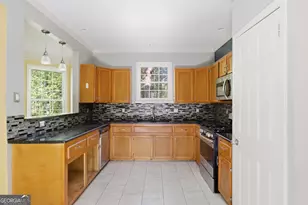 3322 Hunters Hill Dr, Lithonia, GA 30038 - Photo 11