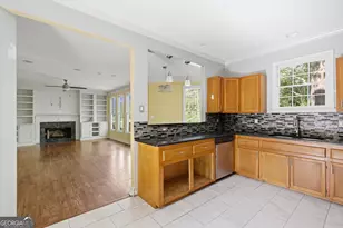 3322 Hunters Hill Dr, Lithonia, GA 30038 - Photo 13