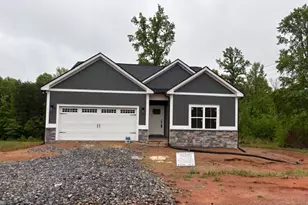53 Hunts Rdg Dr, Cleveland, GA 30528 - Photo 1