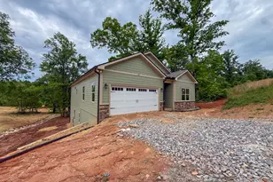 365 Hunts Rdg Dr, Cleveland, GA 30528 - Photo 3