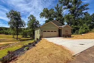 365 Hunts Rdg Dr, Cleveland, GA 30528 - Photo 3