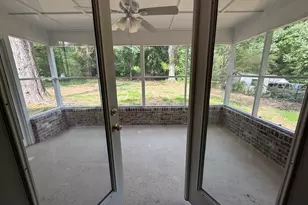 240 Sims St, Barnesville, GA 30204 - Photo 19