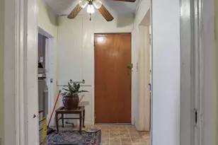 223 W 38th St, Savannah, GA 31401 - Photo 37