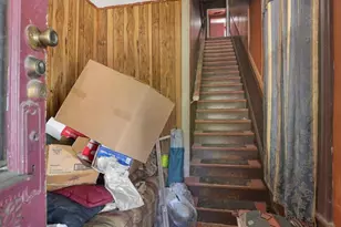 223 W 38th St, Savannah, GA 31401 - Photo 9