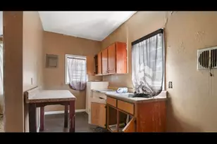 223 W 38th St, Savannah, GA 31401 - Photo 49