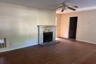217 Central Lake Cir, Griffin, GA 30223 - Photo 7